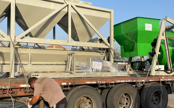 石墨配料系統(tǒng)多少錢(qián)一臺(tái)?其廠家又該如何控制加工精度?