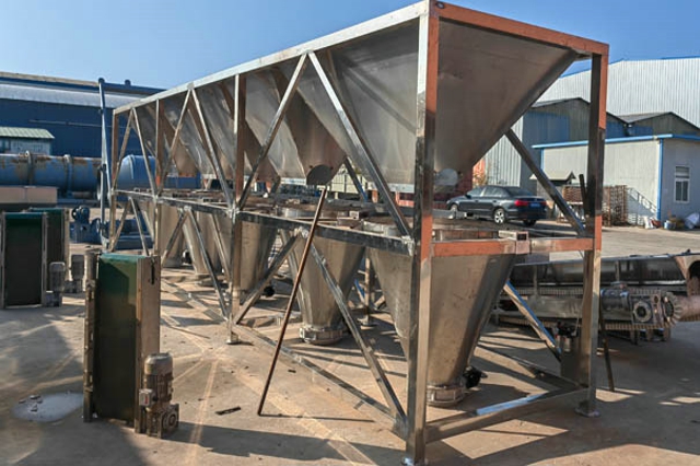 飼料配料系統(tǒng) 飼料配料系統(tǒng)